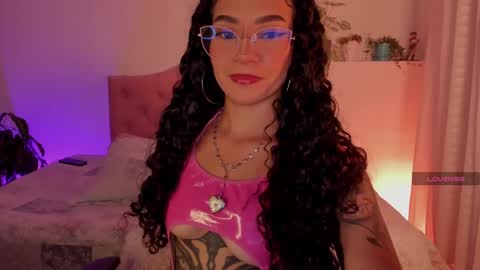 Snapshot of effy_cb chatting on January 29, 7:46 am effy online show from January 29, 7:46 am