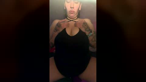 eggsma666 online show from April 11, 5:13 am