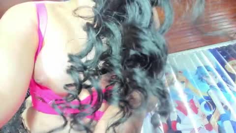 Snapshot of eileen_yalena chatting on October 19, 5:15 pm Stellita Muri online show from October 19, 5:15 pm