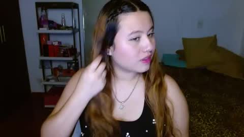 Snapshot of eimy_collin chatting on December 3, 6:13 am EIMY MODEL INDEPENDENT online show from December 3, 6:13 am