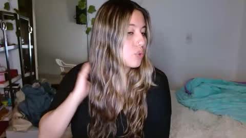 Snapshot of eimy_collin chatting on October 7, 3:55 am EIMY MODEL INDEPENDENT online show from October 7, 3:55 am