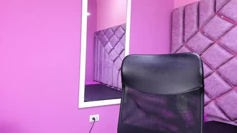 Snapshot of eimy_cutte chatting on February 17, 12:16 pm eimy_cutte online show from February 17, 12:16 pm