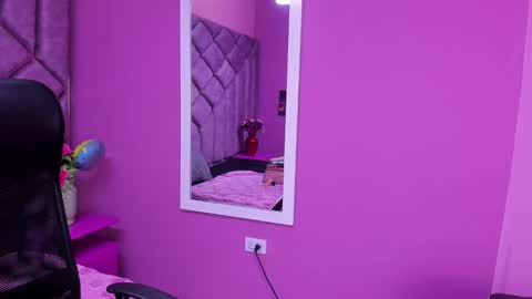 Snapshot of eimy_cutte chatting on March 11, 12:06 pm eimy_cutte online show from March 11, 12:06 pm