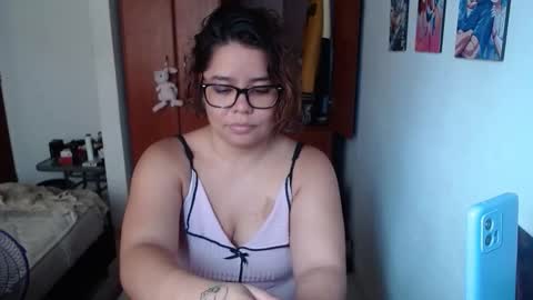 eimy_saenzz online show from January 5, 6:11 pm