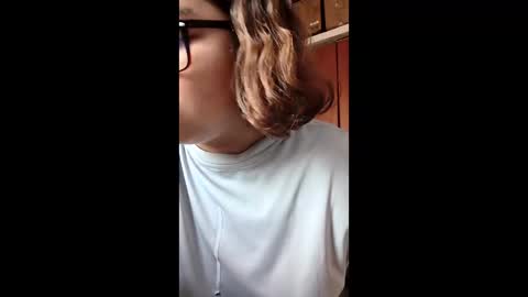 eimy_saenzz online show from March 7, 6:26 pm