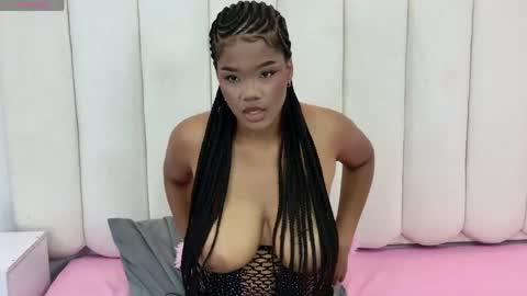 ela_ebony_ online show from April 17, 11:51 pm