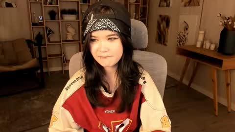 Your sweet girl online show from October 8, 7:40 pm