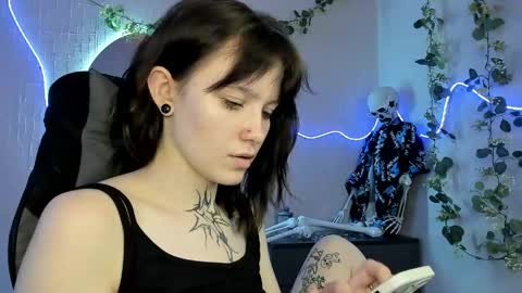 elastikiss online show from April 15, 9:32 am