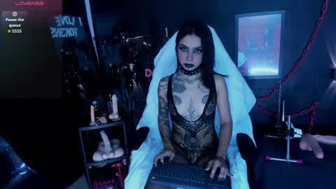 Electra online show from June 1, 4:30 pm