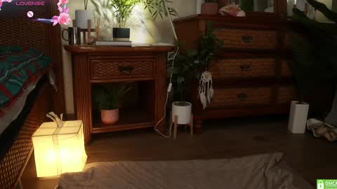 Snapshot of electric_woman chatting on September 27, 3:19 pm Aleksa online show from September 27, 3:19 pm