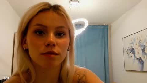 Mona online show from November 8, 5:18 pm