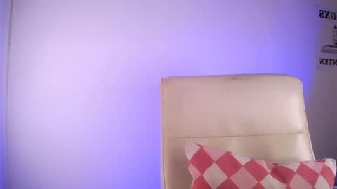 Snapshot of elektra_sky11 chatting on March 9, 3:05 pm  Elektra Sky  online show from March 9, 3:05 pm