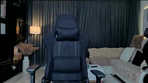 ElektraSheDemon online show from April 17, 7:21 am