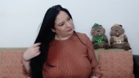 Snapshot of elenatroyy chatting on March 3, 9:45 pm ElenaTroyy online show from March 3, 9:45 pm