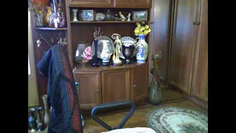 Snapshot of elenazed chatting on March 10, 8:06 am ElenaZed online show from March 10, 8:06 am