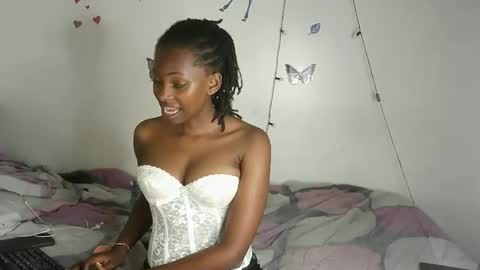 eleniedoll online show from February 12, 10:44 pm