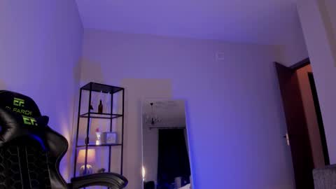 Elfie online show from October 13, 8:39 am