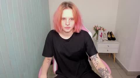 elieiza_xo online show from October 4, 10:10 am