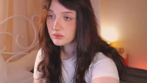 Snapshot of eliejay chatting on October 8, 5:23 am Ellie online show from October 8, 5:23 am