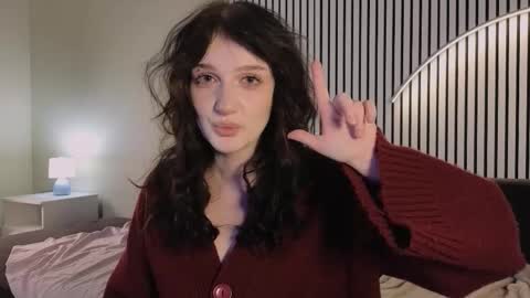 Snapshot of eliejay chatting on October 16, 5:43 am Ellie online show from October 16, 5:43 am
