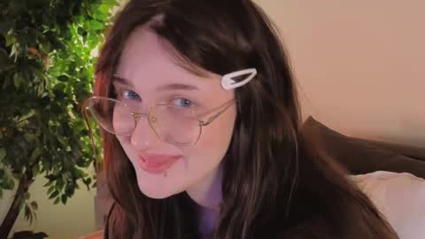 Ellie online show from November 20, 5:30 am