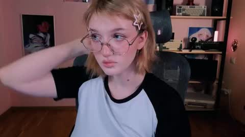 Ellie online show from February 7, 5:33 am