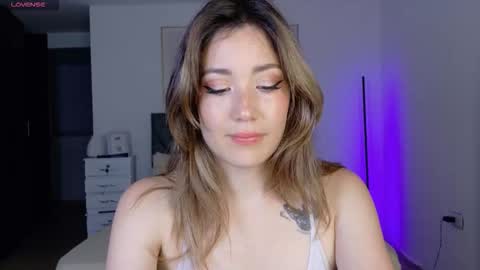 eliiih_ online show from September 20, 4:11 am