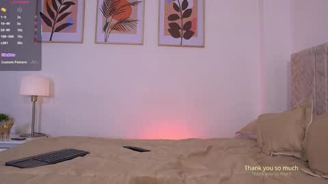 E L I I Z A B E T H   online show from October 24, 12:39 am