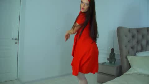 ElinaBellucci online show from February 24, 4:33 am