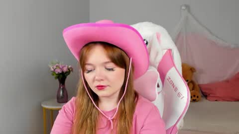 elinavale online show from June 21, 6:28 am