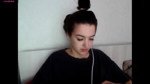 elisa_dove208 online show from September 9, 4:34 am