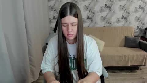 Snapshot of elisa_kollin chatting on October 15, 1:57 pm Aletta Oushen online show from October 15, 1:57 pm