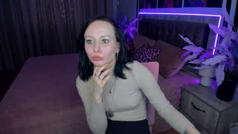 EliseRoyalty online show from March 12, 10:26 am