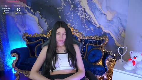 elisevelour online show from April 7, 12:07 pm