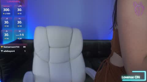 elisevelour online show from September 21, 5:22 pm