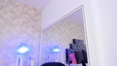 Snapshot of elizabeth_colleman chatting on October 10, 10:14 pm Elizabeth online show from October 10, 10:14 pm