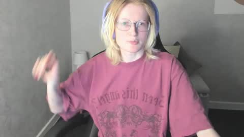 Elizabeth online show from December 5, 2:11 am