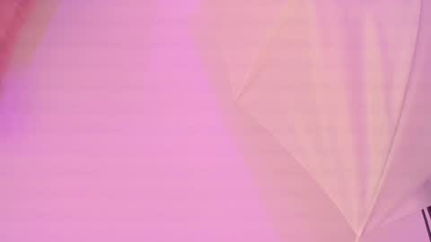 Snapshot of elizabeth_roman chatting on December 24, 2:32 am Montserrath online show from December 24, 2:32 am