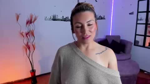 Elizabeth online show from June 14, 1:36 am