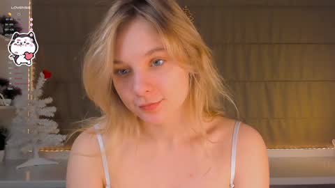 Snapshot of elizabethandersen chatting on December 18, 1:15 am Elizabeth online show from December 18, 1:15 am
