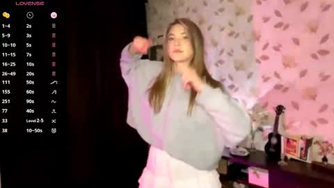 Mia online show from February 1, 5:33 pm