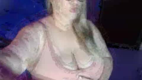 Snapshot of elizabethtaylor1 chatting on September 14, 12:36 pm Elizabeth online show from September 14, 12:36 pm