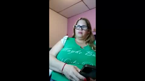 Elizabeth online show from February 1, 10:52 pm