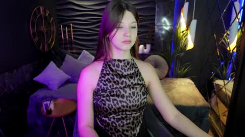 Eliza online show from December 24, 1:39 pm