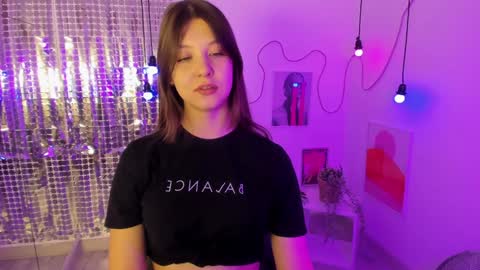 Eliza online show from December 20, 1:22 pm