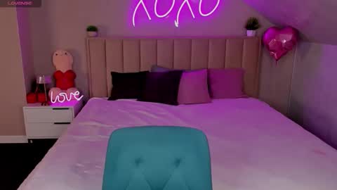 Ella online show from March 4, 9:38 am