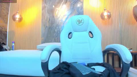 ella harper online show from March 19, 3:00 am