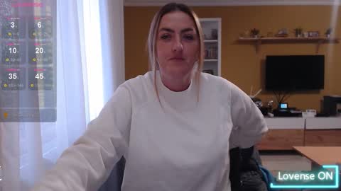 Ella  Max online show from October 7, 7:02 am