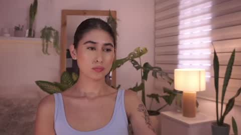 ELLA OWEN online show from April 16, 9:39 pm