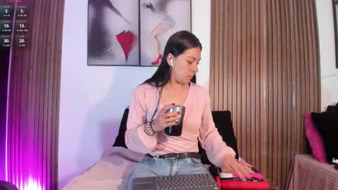 ella rouse online show from September 26, 11:41 am